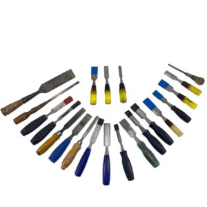 Wood Chisels (sold individually)